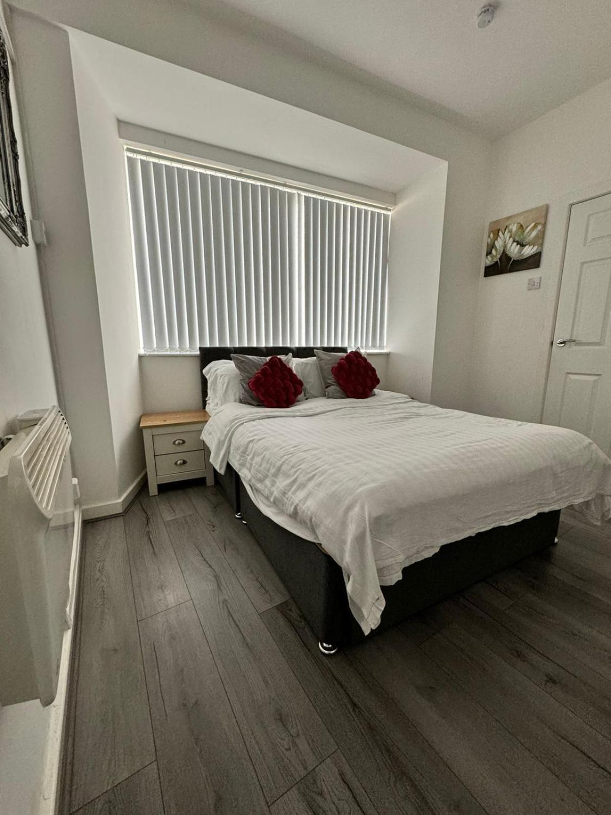 The Belmont Suite Sasco Apartments Блэкпул Номер фото